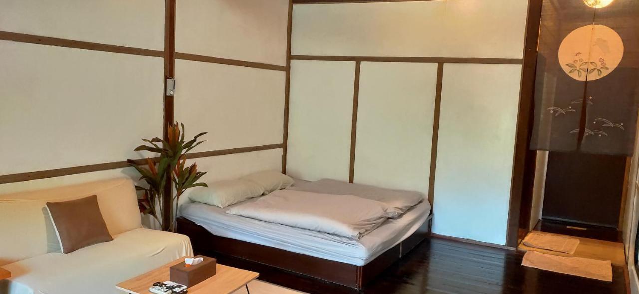 Bright Moon Homestay Dongshi  Extérieur photo