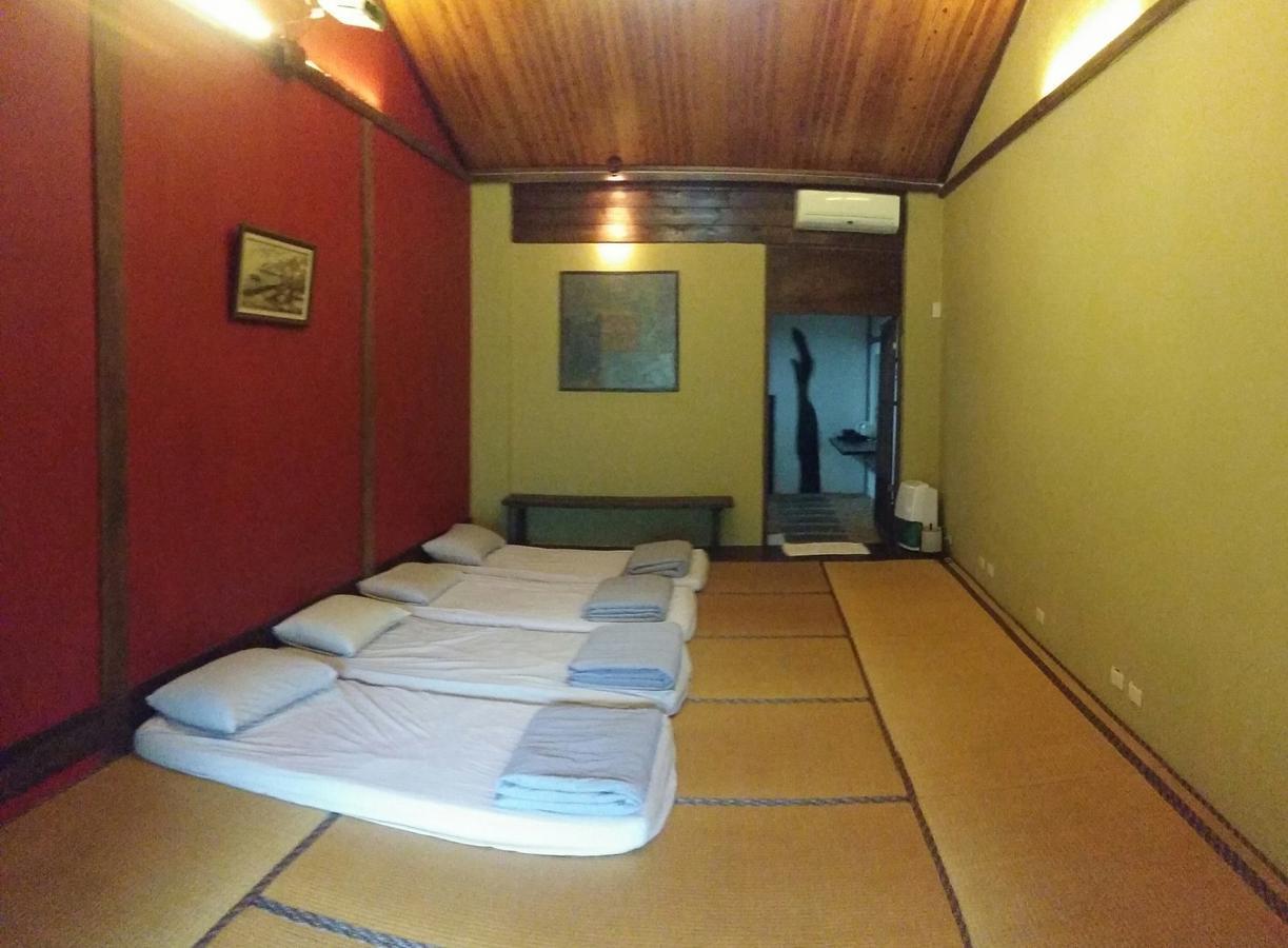 Bright Moon Homestay Dongshi  Extérieur photo