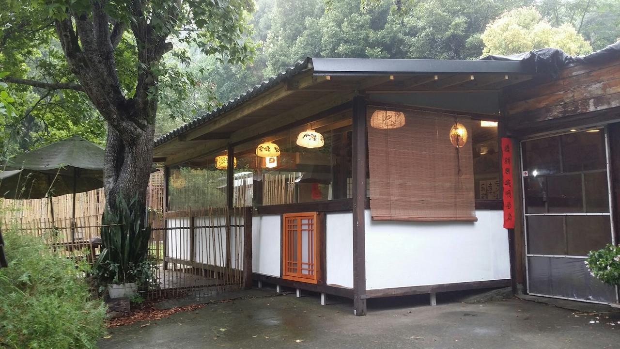 Bright Moon Homestay Dongshi  Extérieur photo