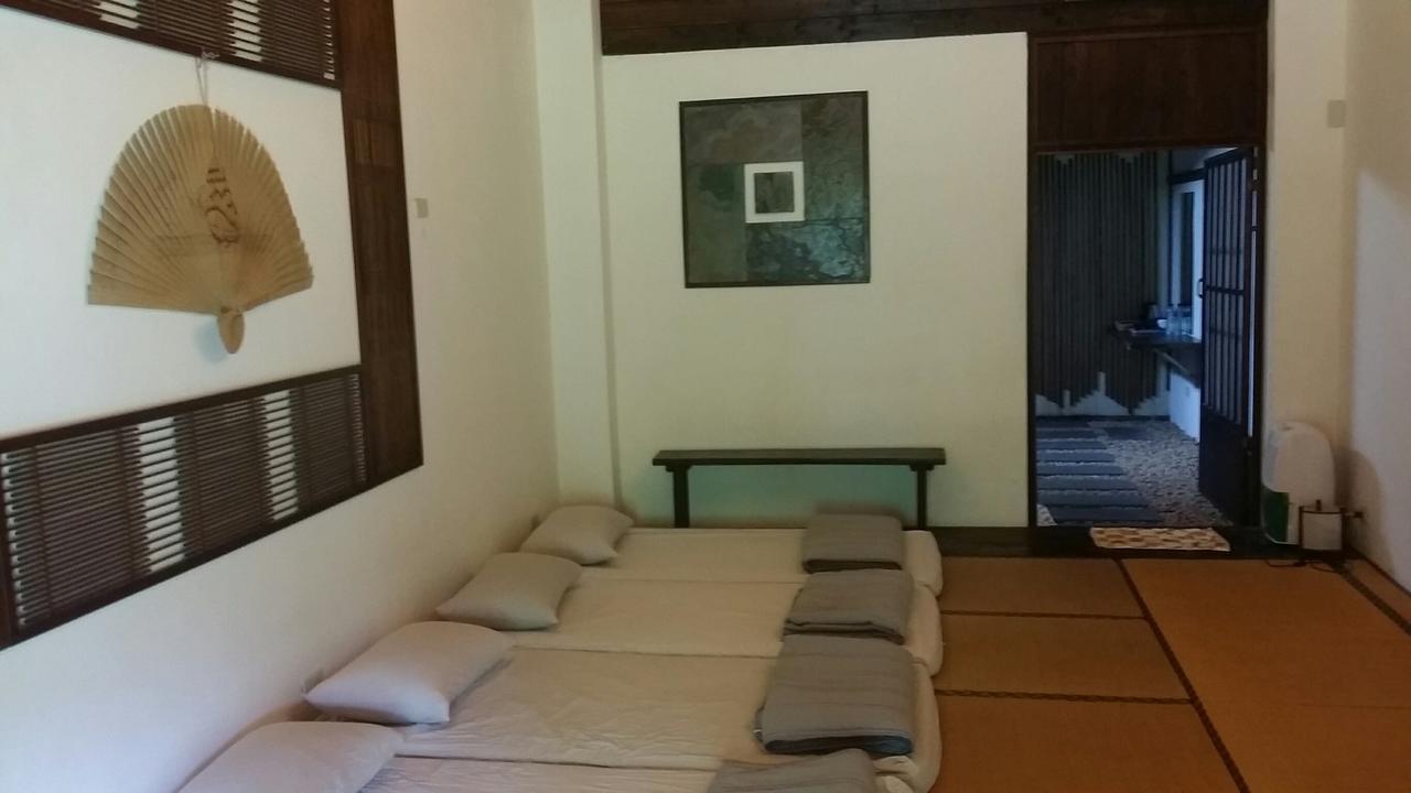 Bright Moon Homestay Dongshi  Extérieur photo